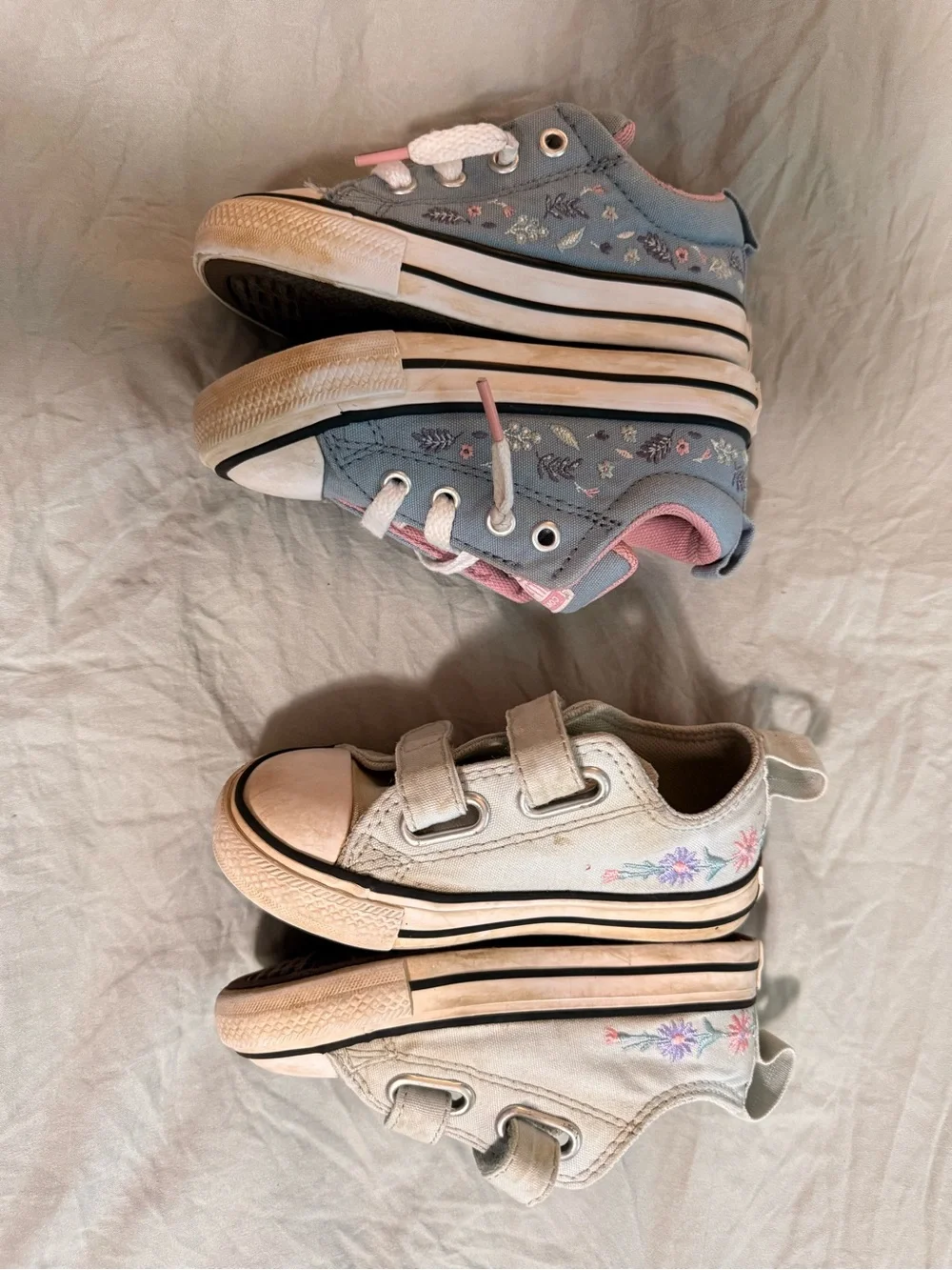 Converse Little Kids Low-Top Sneakers in Blue and Light Gray with Pink Accents